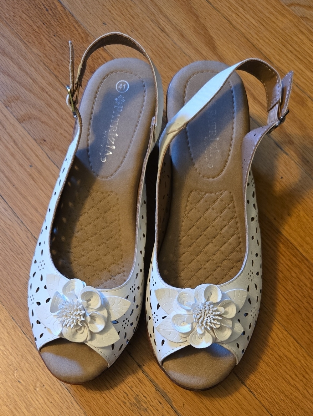 White Floral Peep-Toe Slingback Sandals - Pattizia